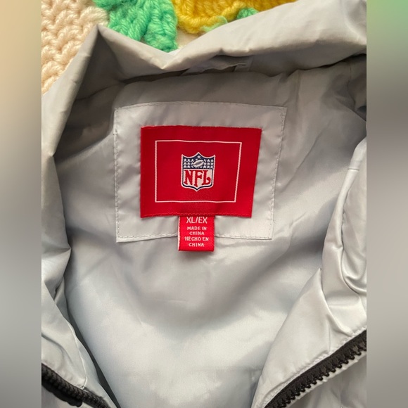 NFL Raiders Windbreaker Jacket. - Picture 4 of 11